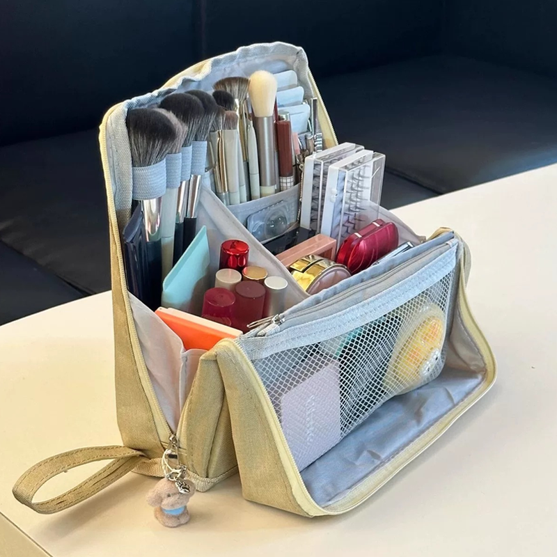 Doresty Standing Makeup Bag – Portable, Large Capacity