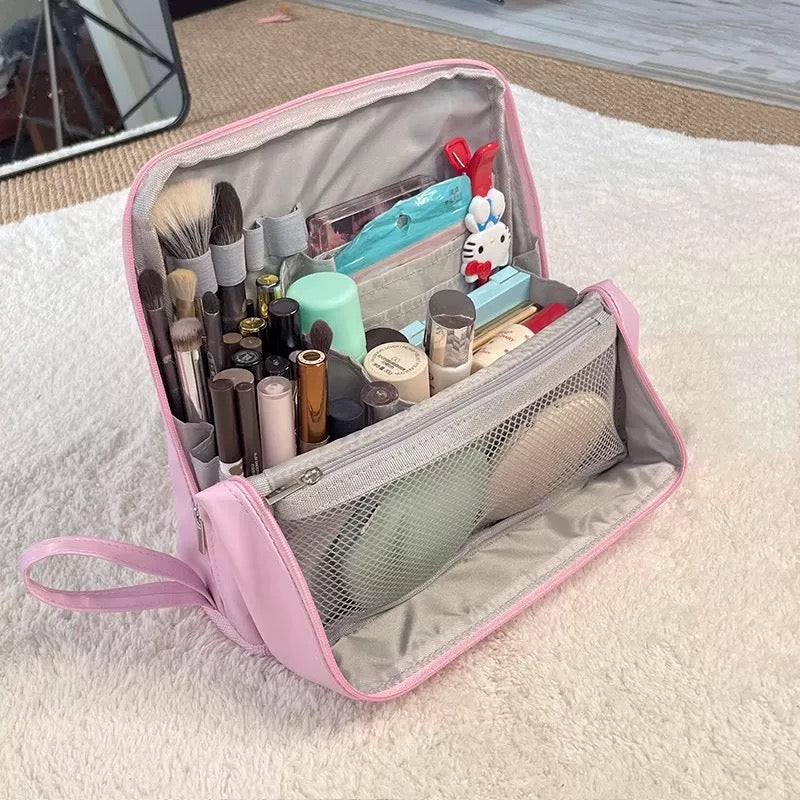 Doresty Standing Makeup Bag – Portable, Large Capacity