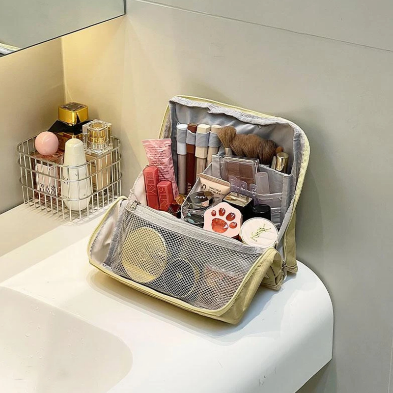 Doresty Standing Makeup Bag – Portable, Large Capacity